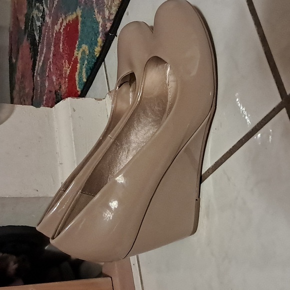 CL By Laundry Wedges Women's 8 Cream Patent Office Career Minimalist - Picture 1 of 6